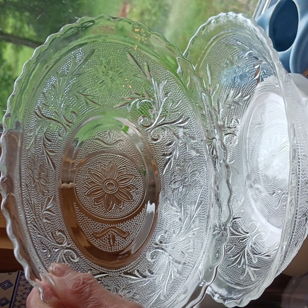 Collectable Sandwich Glass 2 Oval Bowls